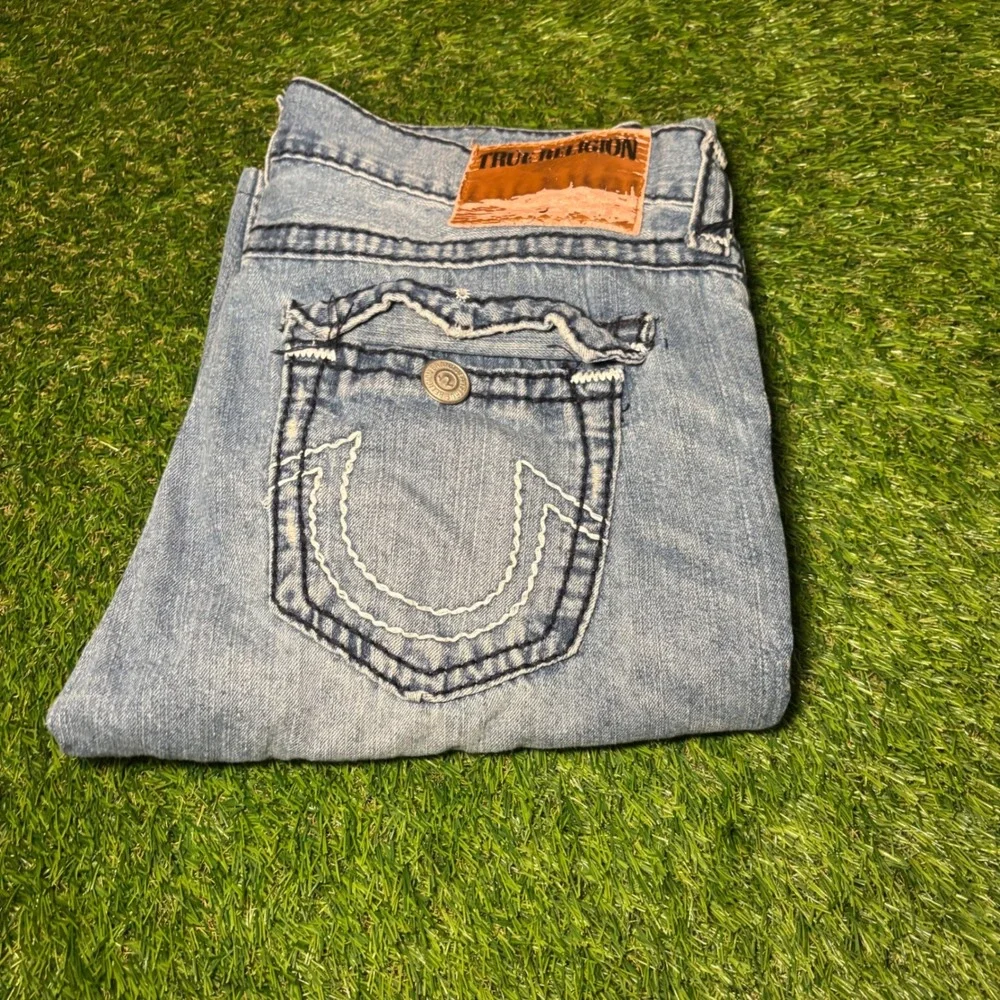 True Religion Mens Distressed Denim Shorts Light Wash Big T Stitch Blue Size 36